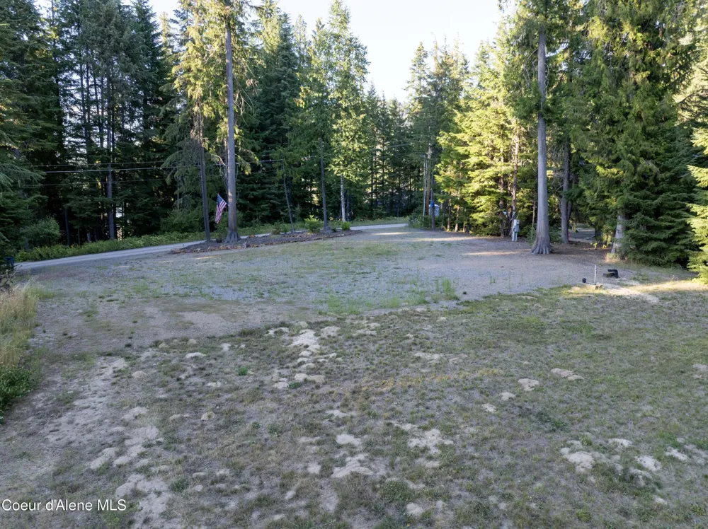 467 Arnold Drive Coolin, ID 83821
