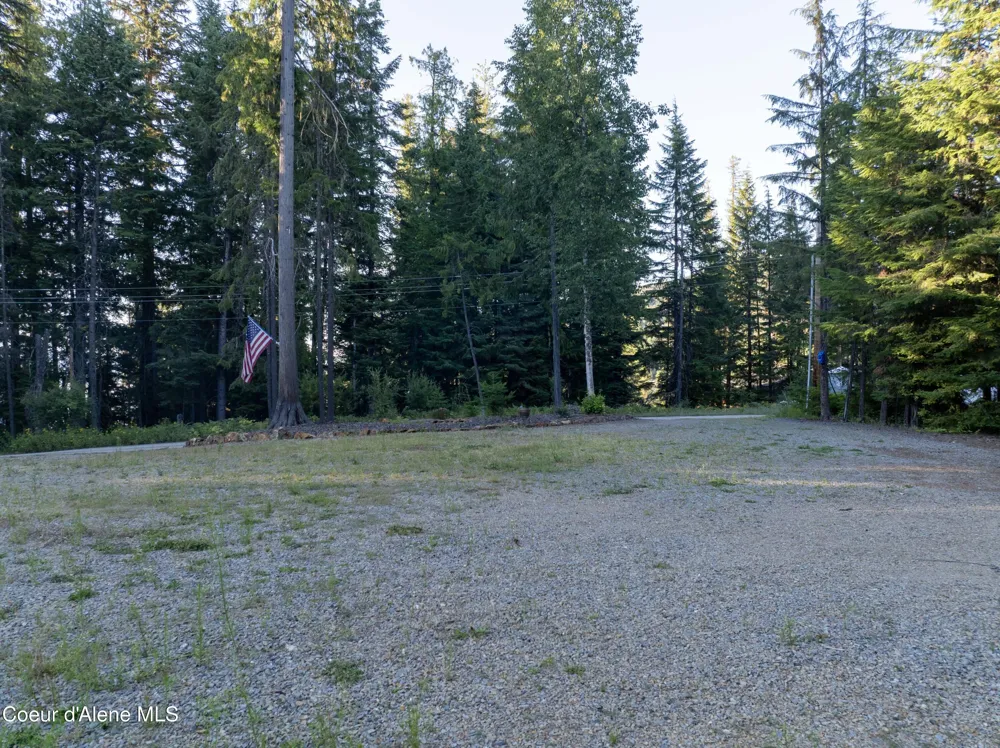 467 Arnold Drive Coolin, ID 83821