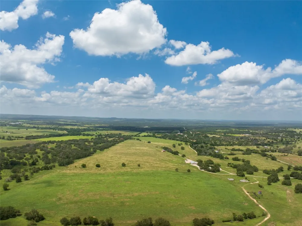 302 Hye Albert Road Hye, TX 78635