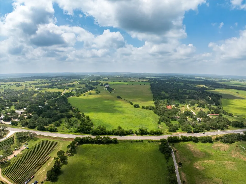 302 Hye Albert Road Hye, TX 78635