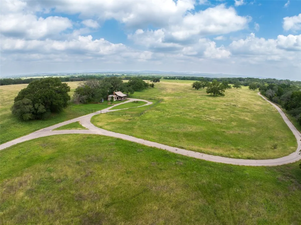 302 Hye Albert Road Hye, TX 78635