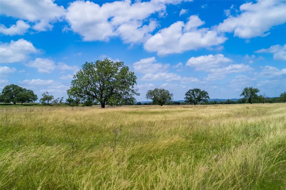 302 Hye Albert Road Hye, TX 78635