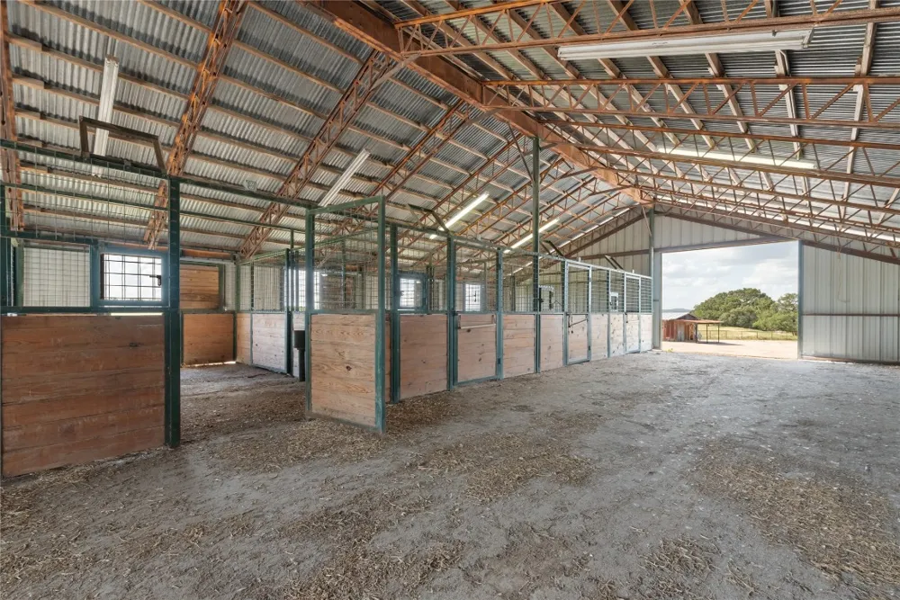 302 Hye Albert Road Hye, TX 78635