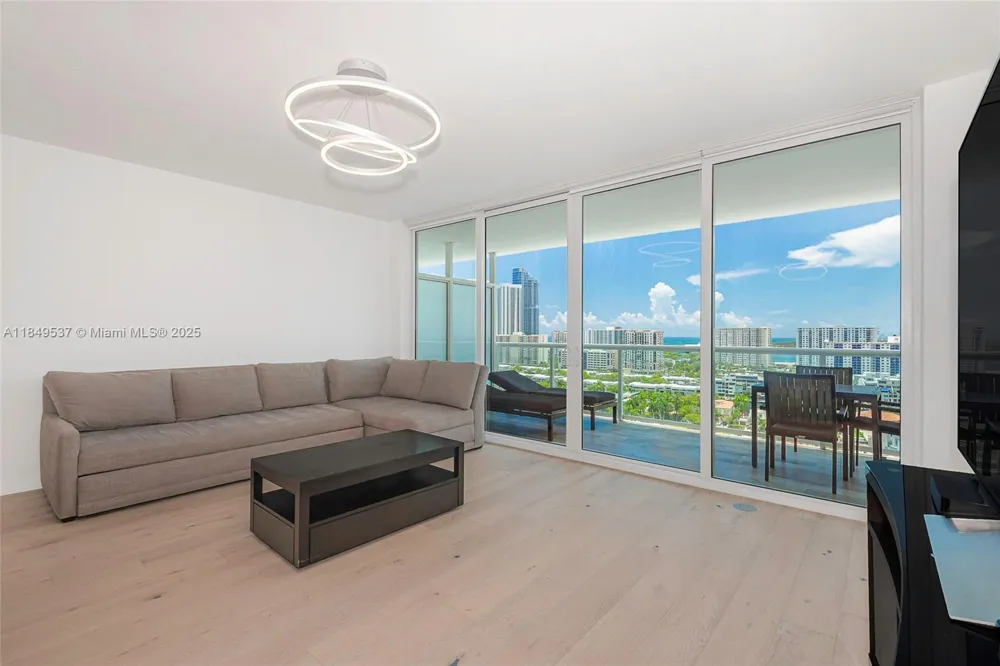 400 Sunny Isles Blvd #1819 ONE LEVEL Sunny Isles Beach, FL 33160