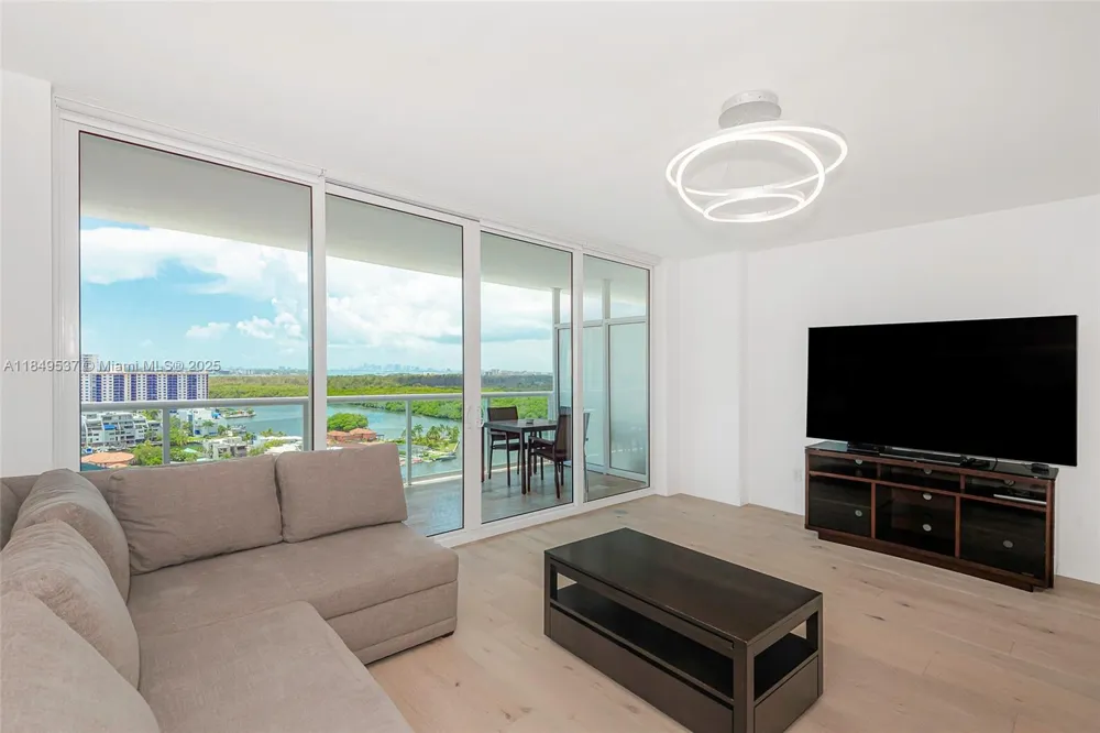 400 Sunny Isles Blvd #1819 ONE LEVEL Sunny Isles Beach, FL 33160
