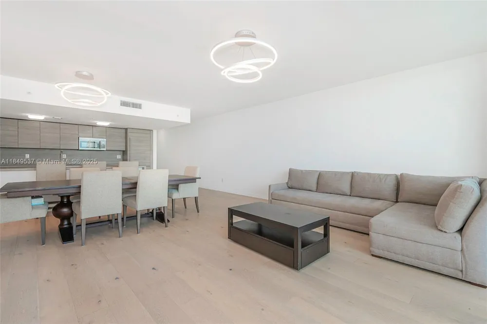 400 Sunny Isles Blvd #1819 ONE LEVEL Sunny Isles Beach, FL 33160