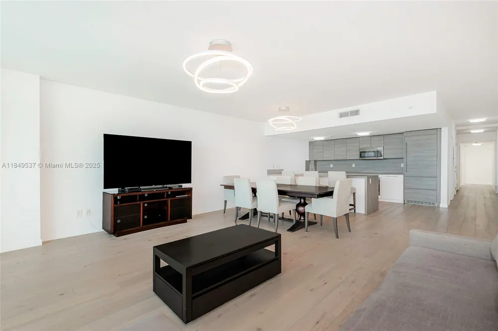 400 Sunny Isles Blvd #1819 ONE LEVEL Sunny Isles Beach, FL 33160