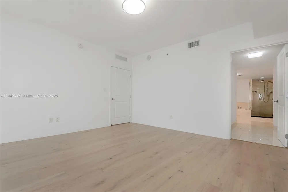 400 Sunny Isles Blvd #1819 ONE LEVEL Sunny Isles Beach, FL 33160
