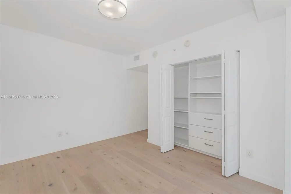 400 Sunny Isles Blvd #1819 ONE LEVEL Sunny Isles Beach, FL 33160