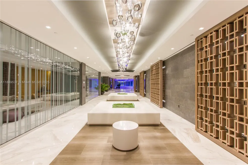 400 Sunny Isles Blvd #1819 ONE LEVEL Sunny Isles Beach, FL 33160