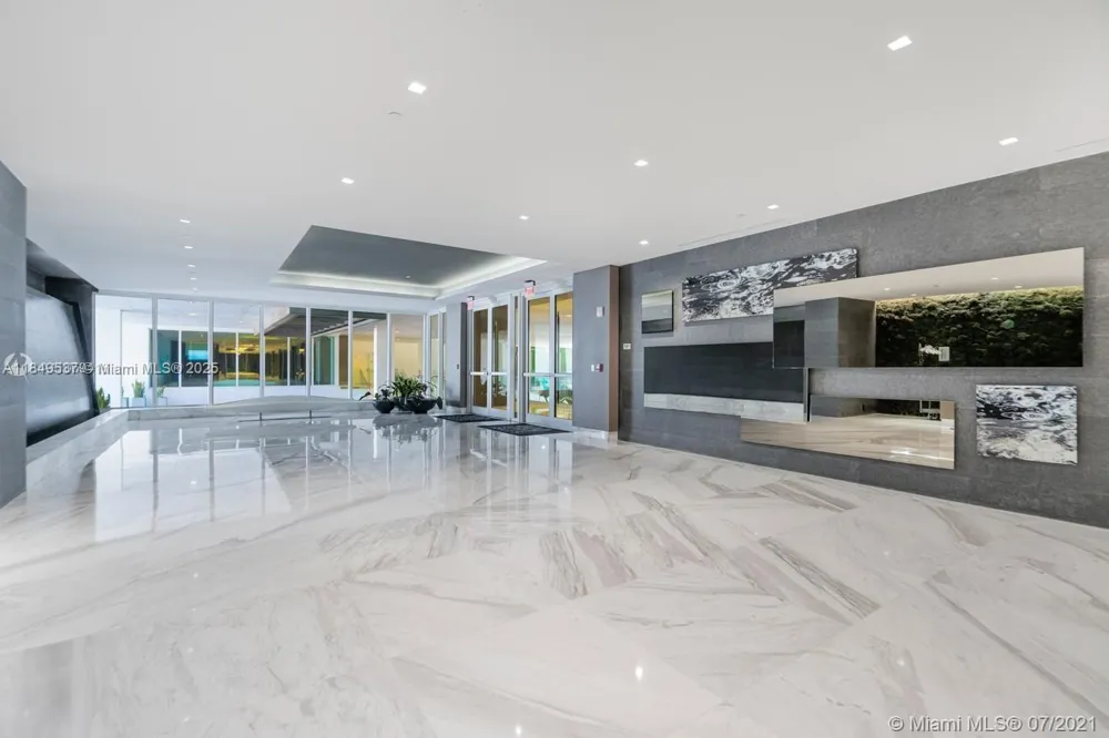 400 Sunny Isles Blvd #1819 ONE LEVEL Sunny Isles Beach, FL 33160