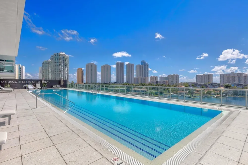 400 Sunny Isles Blvd #1819 ONE LEVEL Sunny Isles Beach, FL 33160