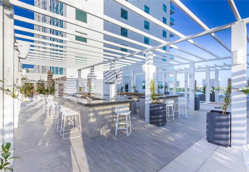 400 Sunny Isles Blvd #1819 ONE LEVEL Sunny Isles Beach, FL 33160