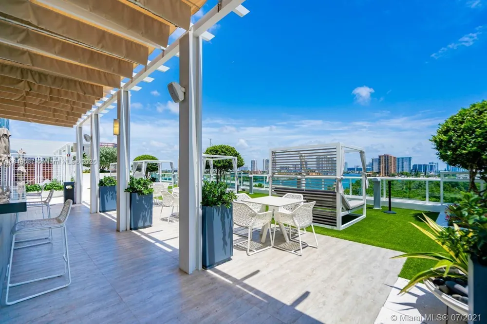 400 Sunny Isles Blvd #1819 ONE LEVEL Sunny Isles Beach, FL 33160