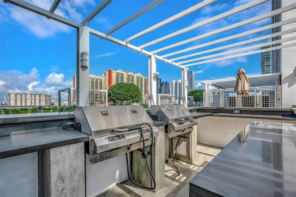 400 Sunny Isles Blvd #1819 ONE LEVEL Sunny Isles Beach, FL 33160