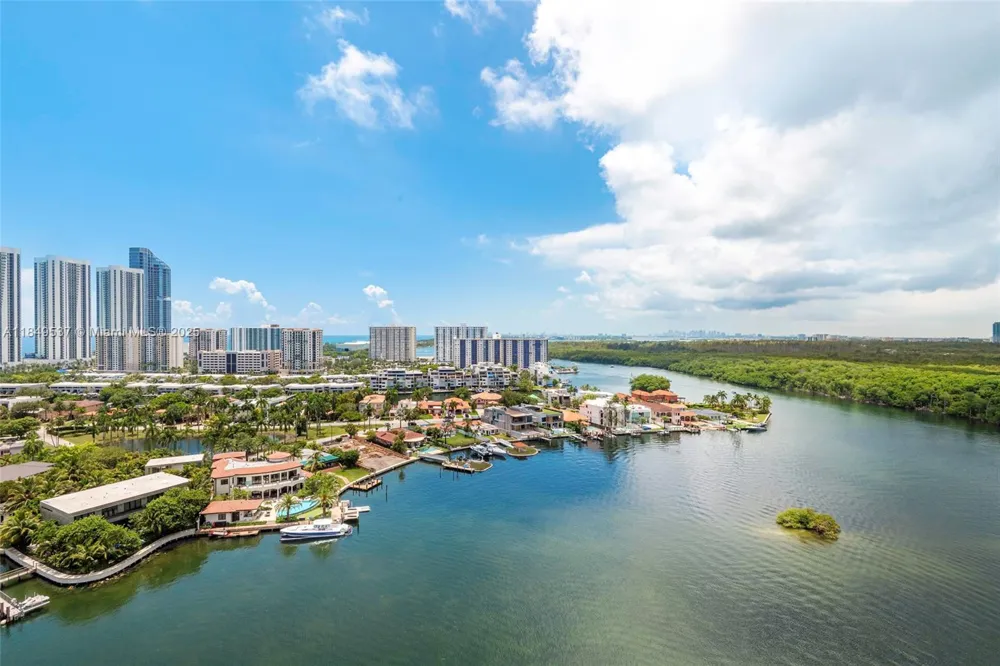 400 Sunny Isles Blvd #1819 ONE LEVEL Sunny Isles Beach, FL 33160