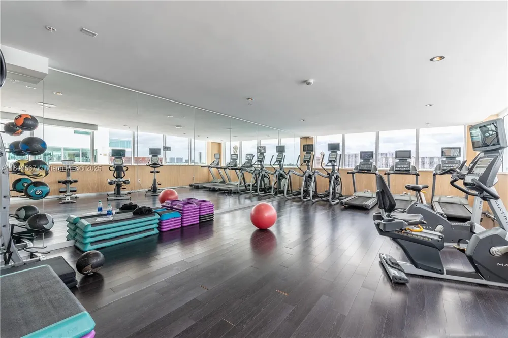 400 Sunny Isles Blvd #1819 ONE LEVEL Sunny Isles Beach, FL 33160