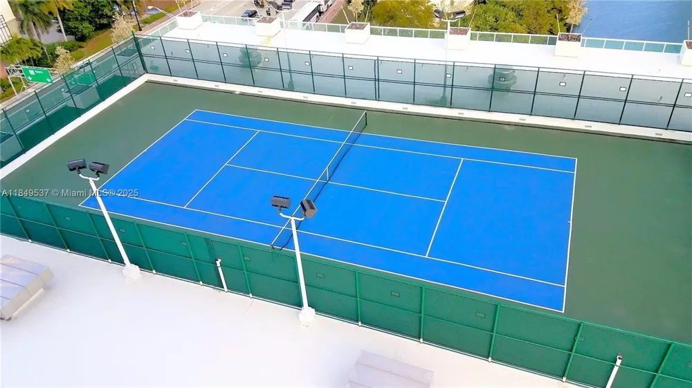 400 Sunny Isles Blvd #1819 ONE LEVEL Sunny Isles Beach, FL 33160