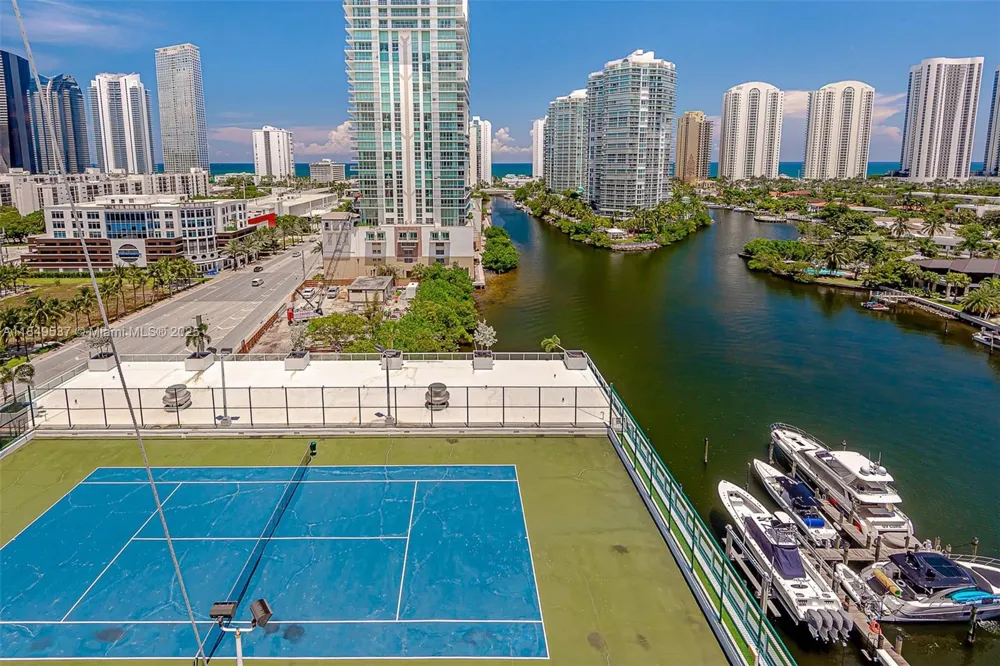 400 Sunny Isles Blvd #1819 ONE LEVEL Sunny Isles Beach, FL 33160