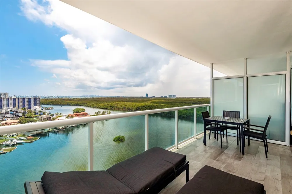 400 Sunny Isles Blvd #1819 ONE LEVEL Sunny Isles Beach, FL 33160