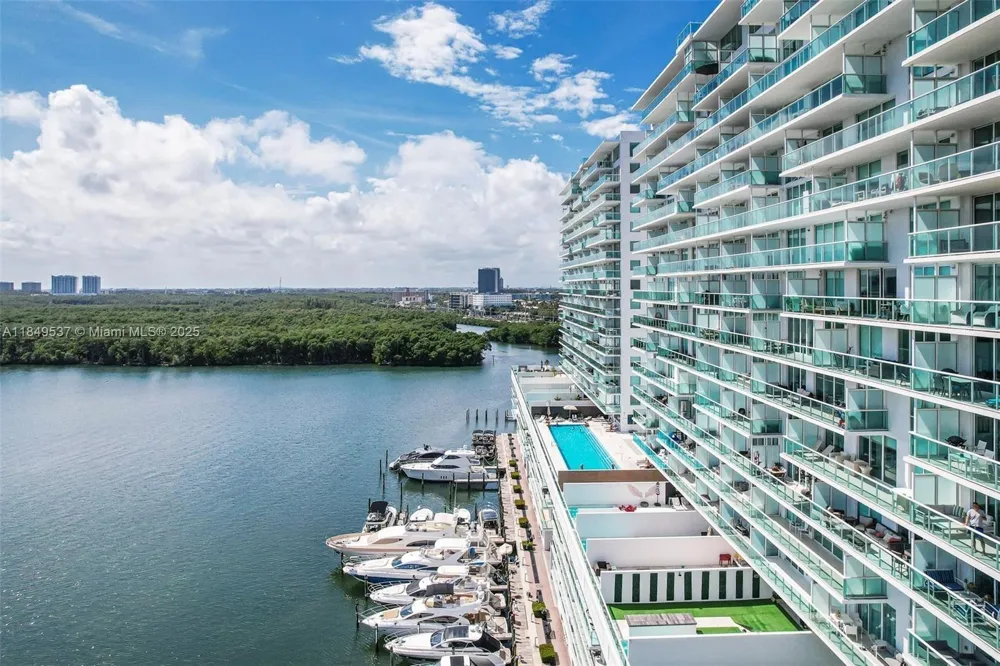 400 Sunny Isles Blvd #1819 ONE LEVEL Sunny Isles Beach, FL 33160