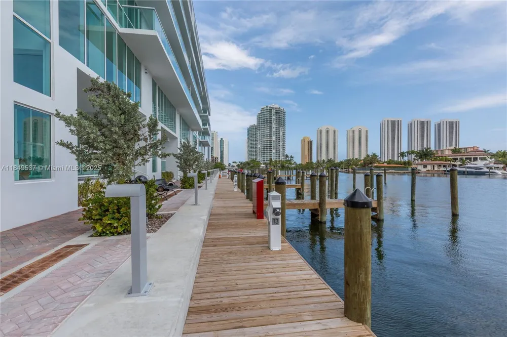 400 Sunny Isles Blvd #1819 ONE LEVEL Sunny Isles Beach, FL 33160