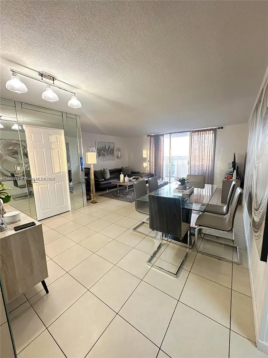 2750 NE 183rd St #1404 Aventura, FL 33160