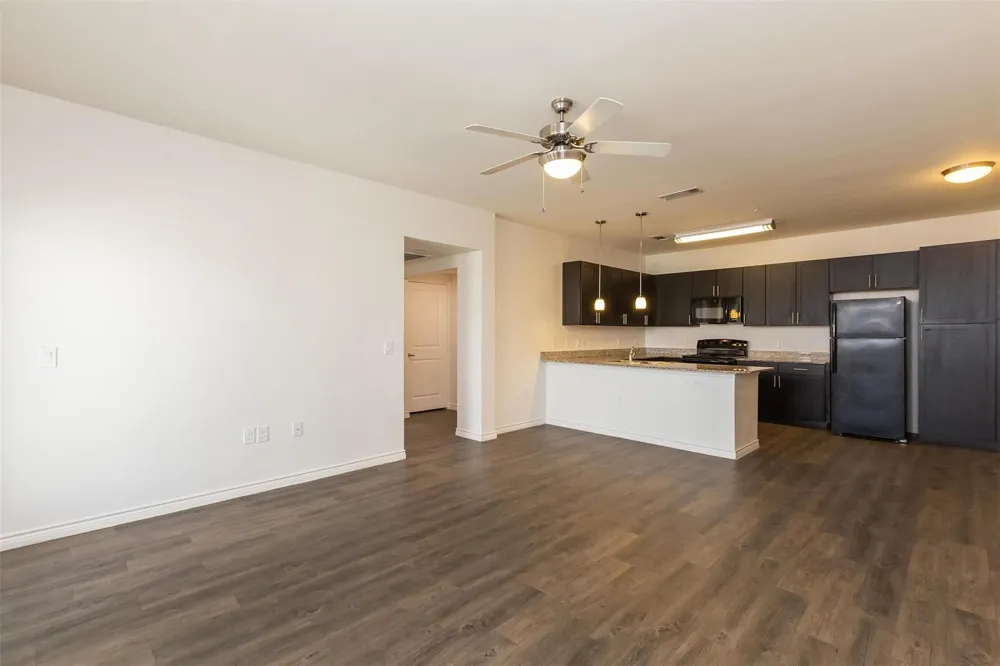 13101 Avondale Farms Rd Road #15 Fort Worth, TX 76052