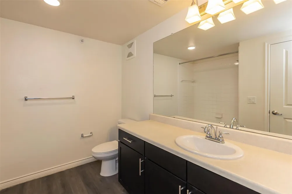 13101 Avondale Farms Rd Road #15 Fort Worth, TX 76052