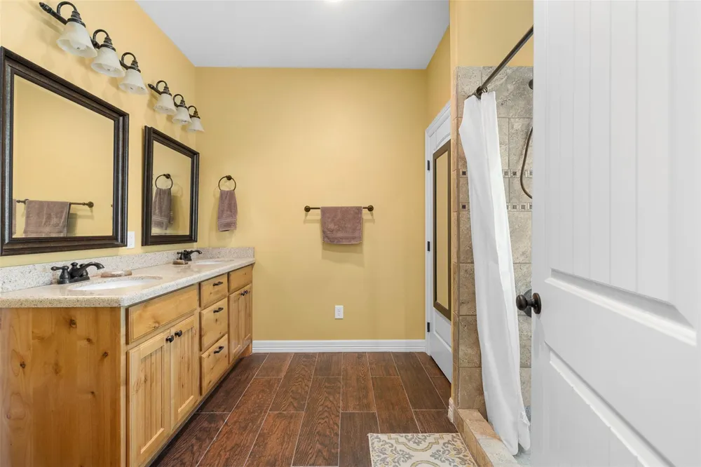 17756 County Road 473 Somerville, TX 77879