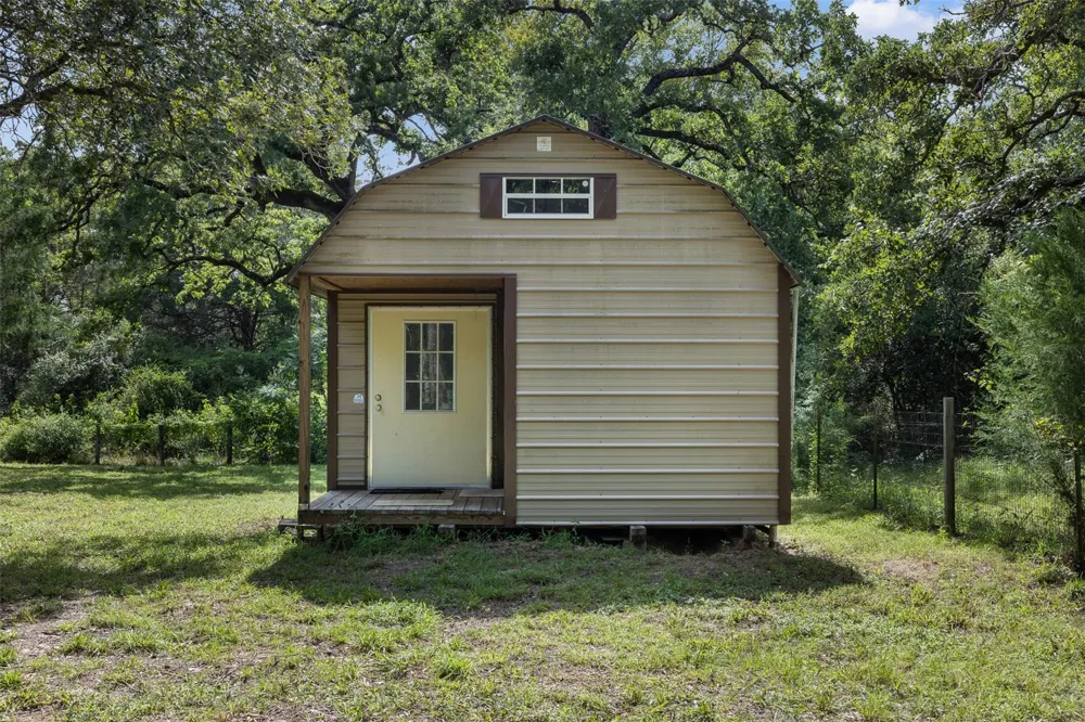 17756 County Road 473 Somerville, TX 77879