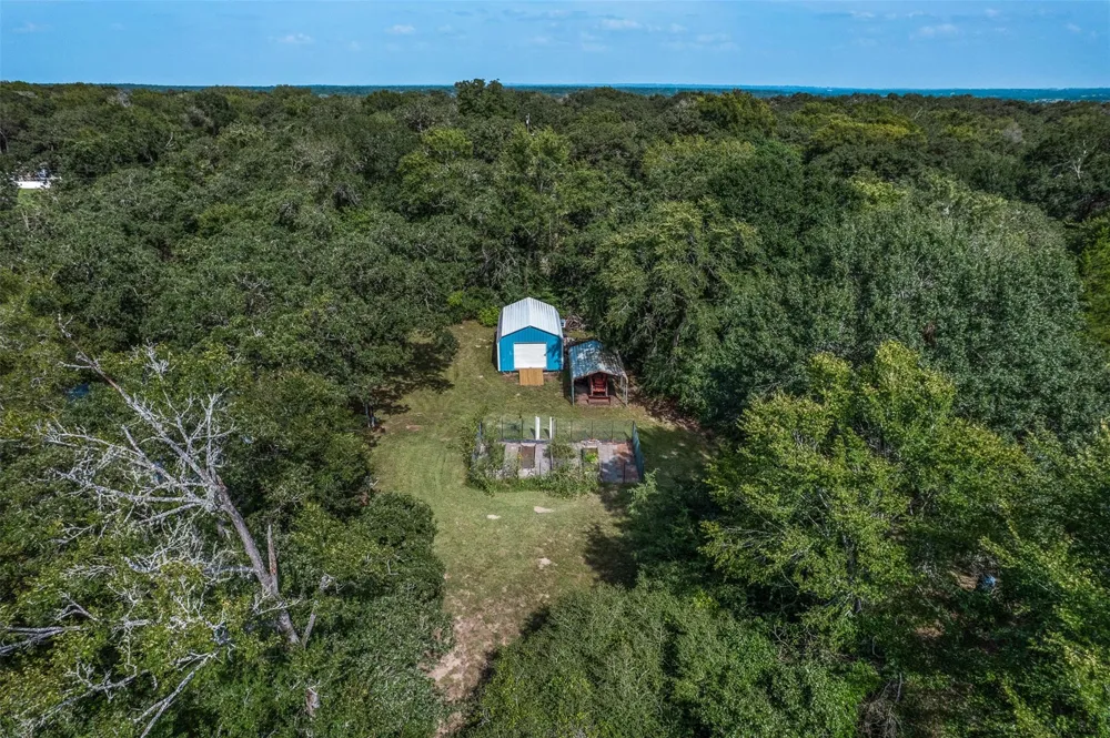 17756 County Road 473 Somerville, TX 77879