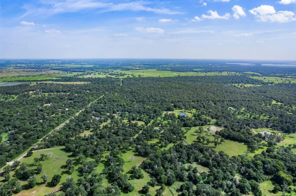 17756 County Road 473 Somerville, TX 77879