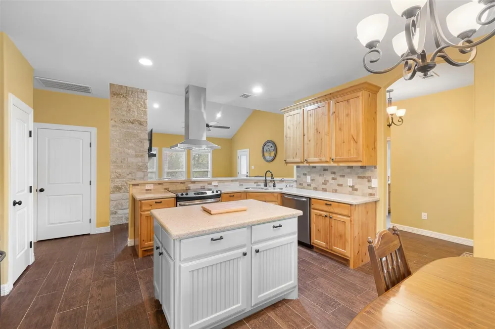 17756 County Road 473 Somerville, TX 77879