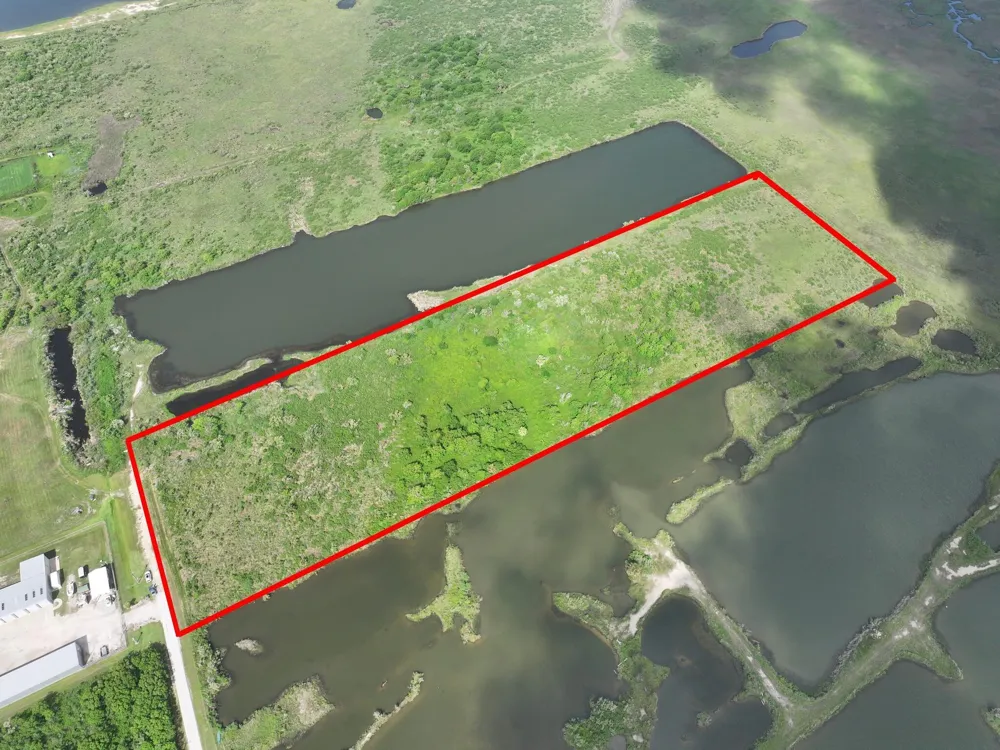 950 Miller Drive Crystal Beach, TX 77617