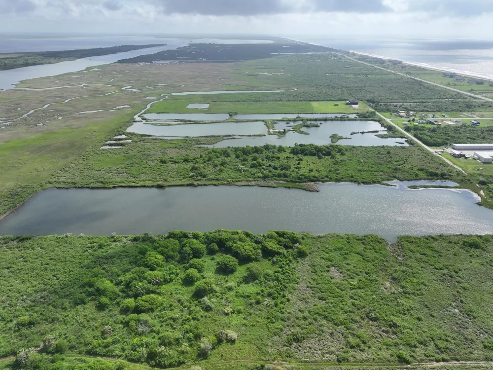 950 Miller Drive Crystal Beach, TX 77617