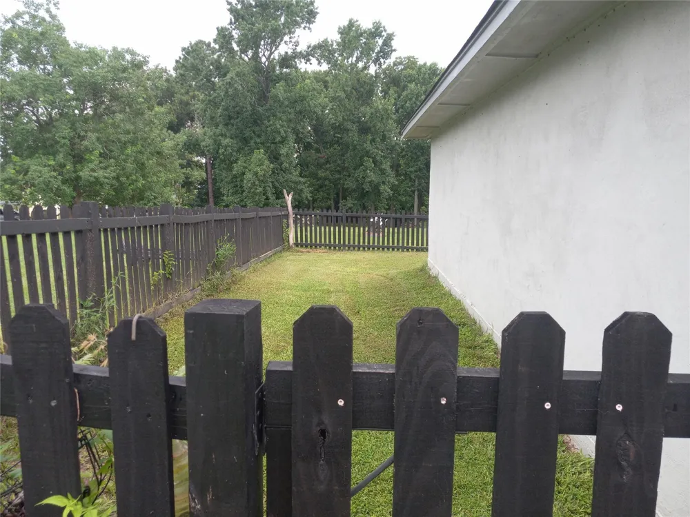 111 Southwood Shores Drive Coldspring, TX 77331