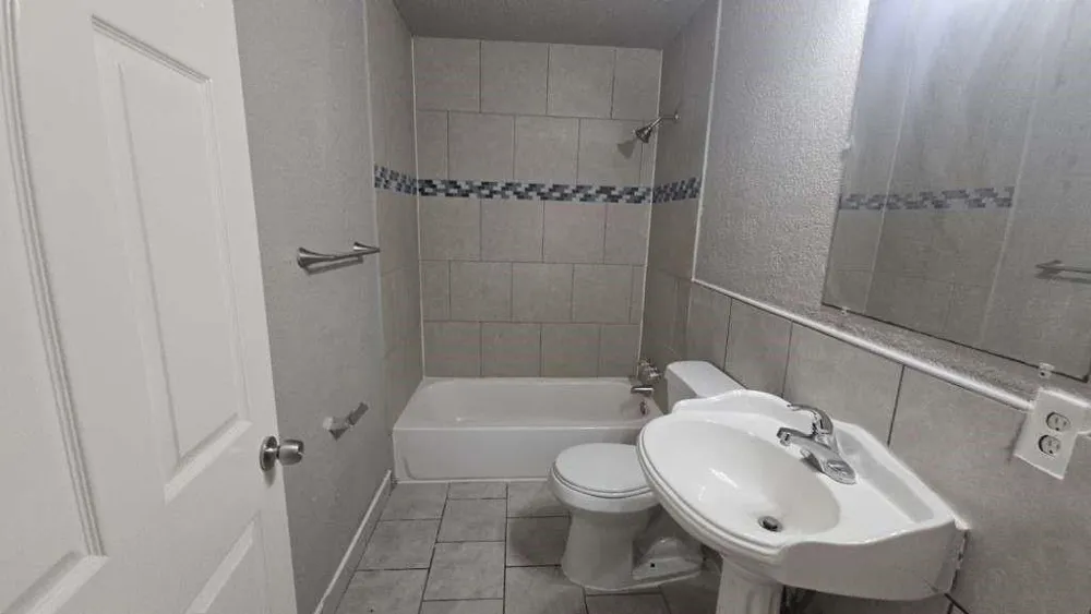 3804 Cedar Hill Lane Houston, TX 77093