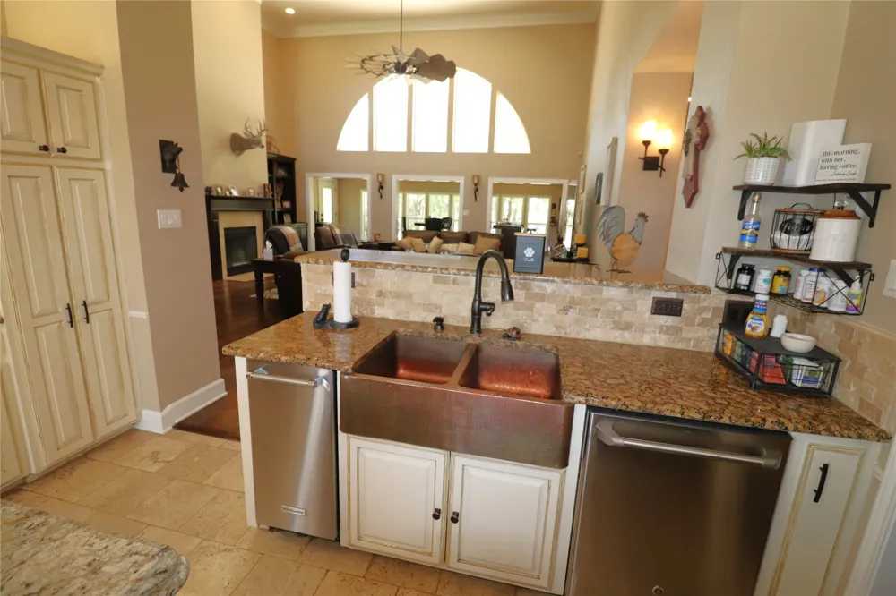 2642 Huddleston Sunset, TX 76270