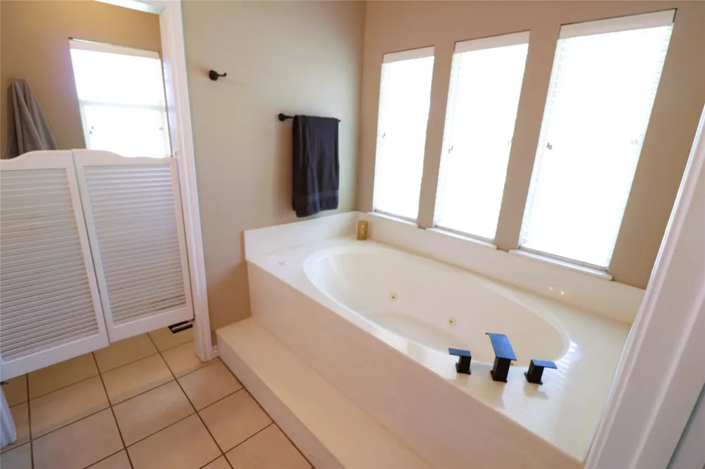 2642 Huddleston Sunset, TX 76270