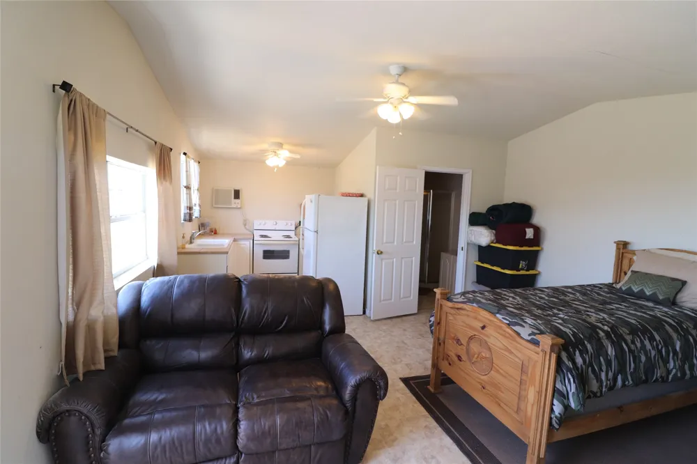 2642 Huddleston Sunset, TX 76270