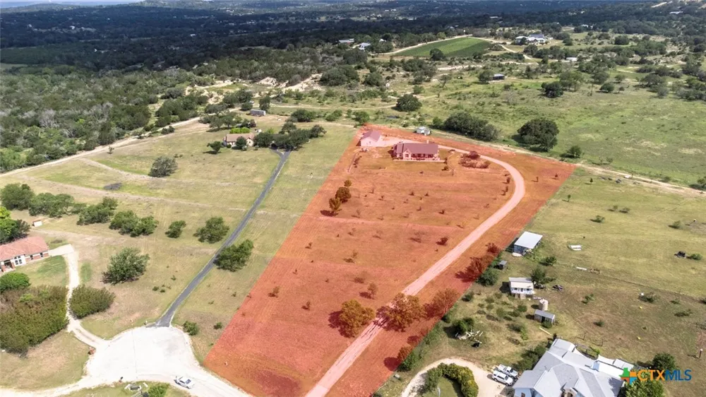 187 Tracks Trail Center, TX 78010