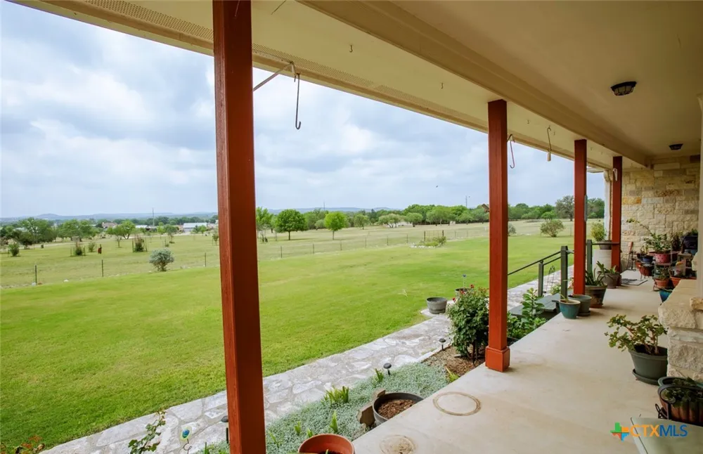 187 Tracks Trail Center, TX 78010