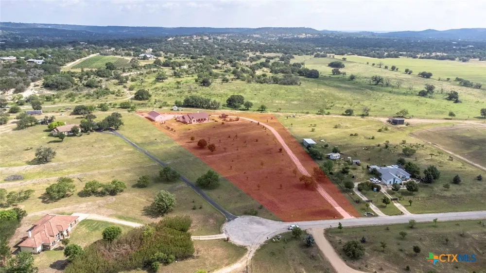187 Tracks Trail Center, TX 78010