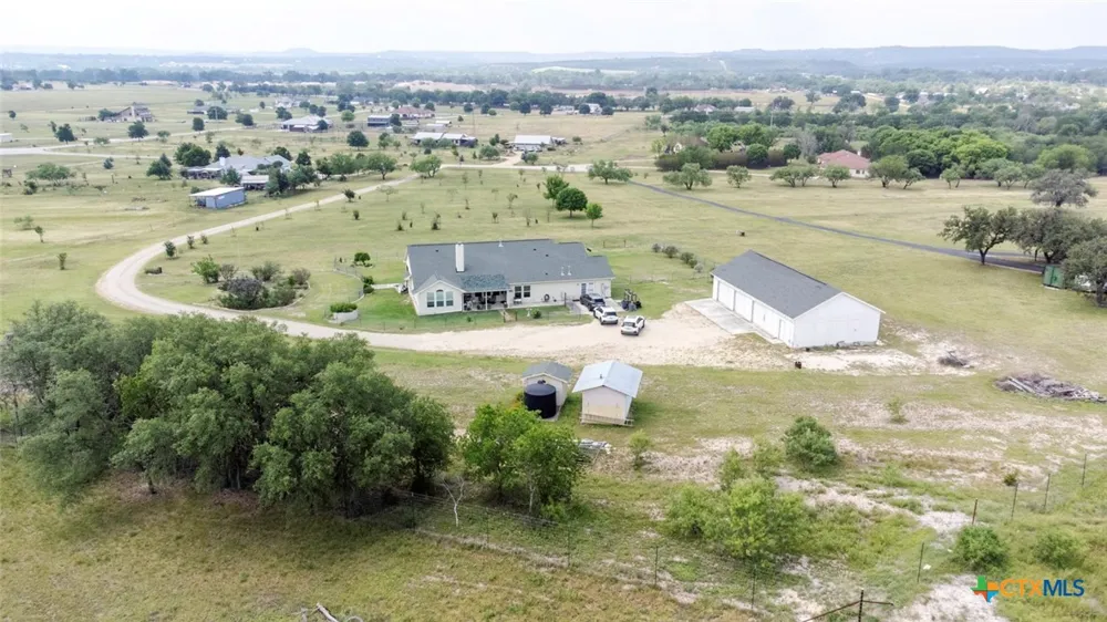 187 Tracks Trail Center, TX 78010