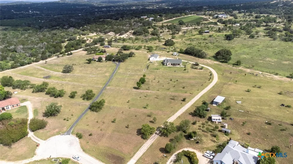 187 Tracks Trail Center, TX 78010