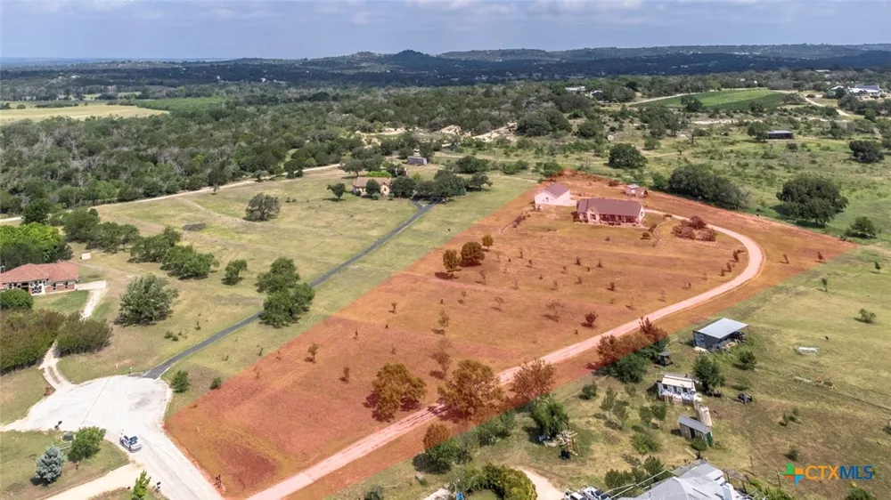 187 Tracks Trail Center, TX 78010