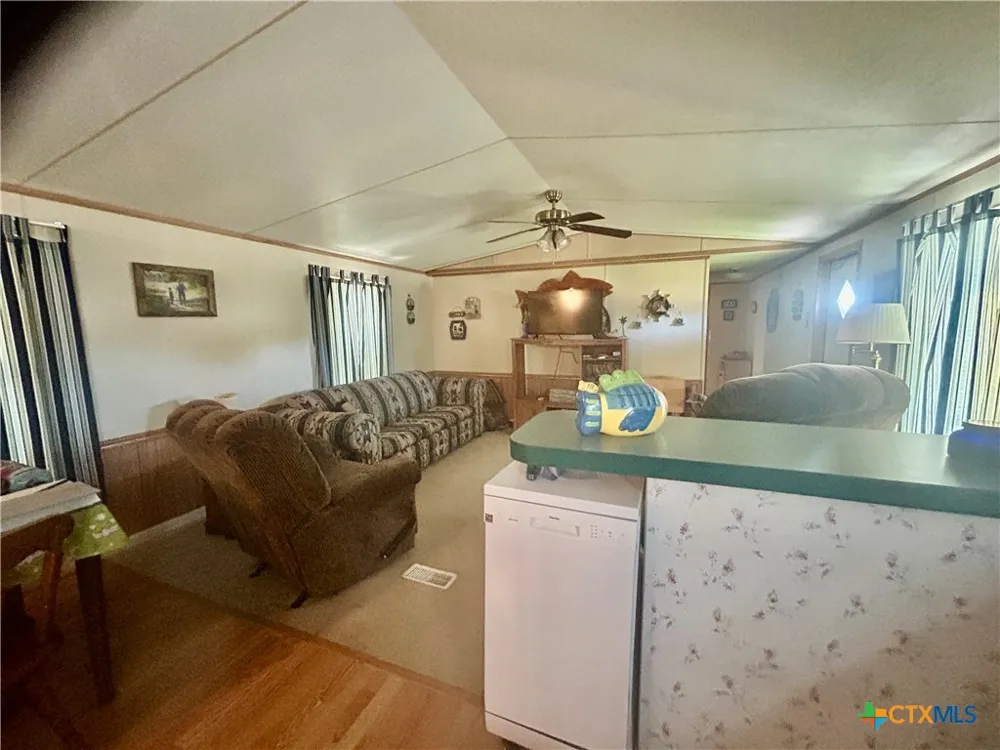 204 4th Street Seadrift, TX 77983