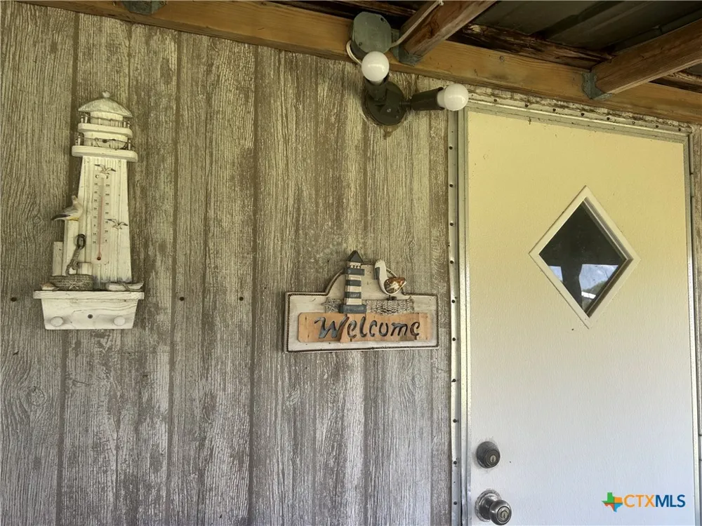 204 4th Street Seadrift, TX 77983