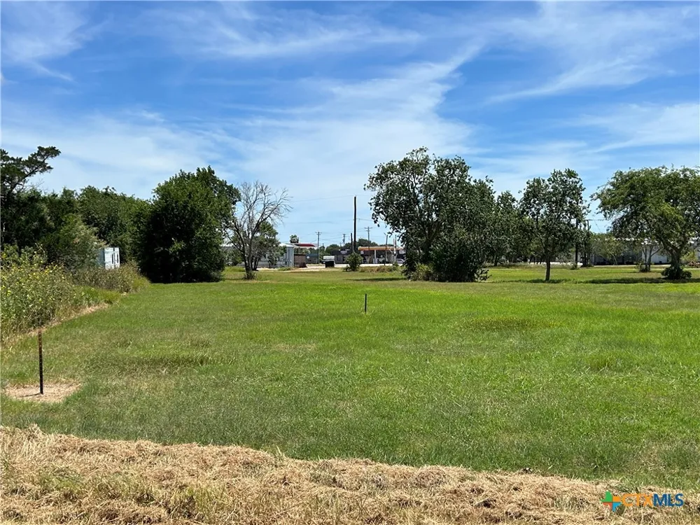 204 4th Street Seadrift, TX 77983